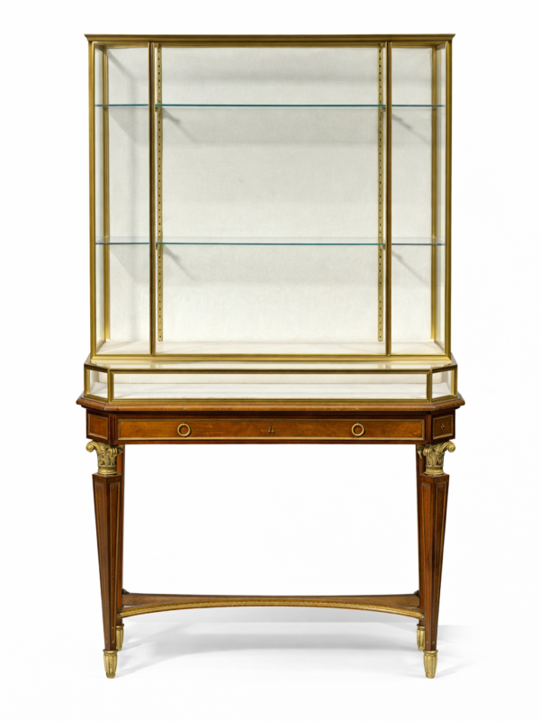 Escalier de Crystal, good quality French gilt bronze thuya and mahogany vitrine